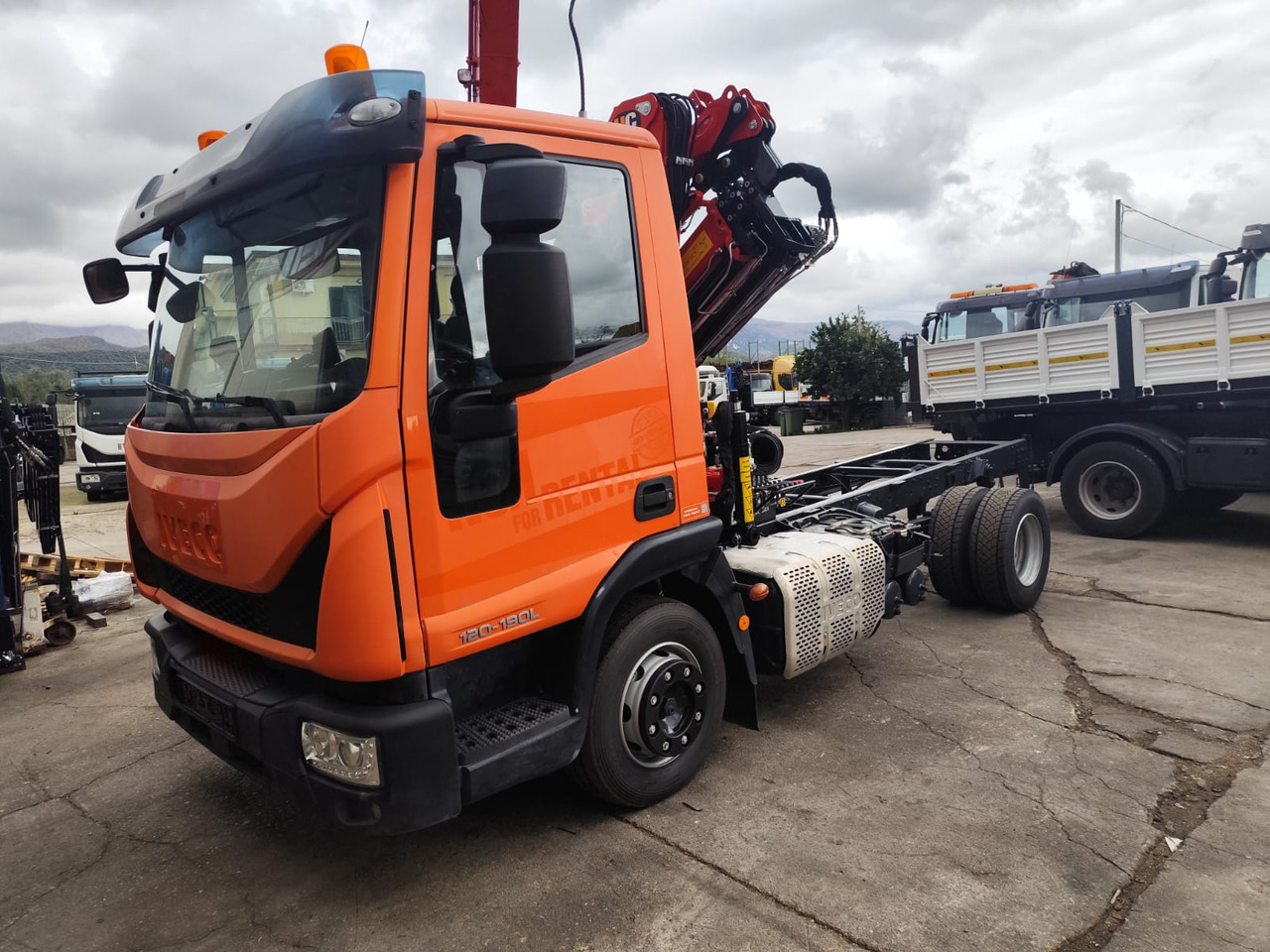 IVECO EUROCARGO 120-190L - Tipper, Crane truck: picture 2 IVECO EUROCARGO 120-190L - Tipper, Crane truck: picture 2