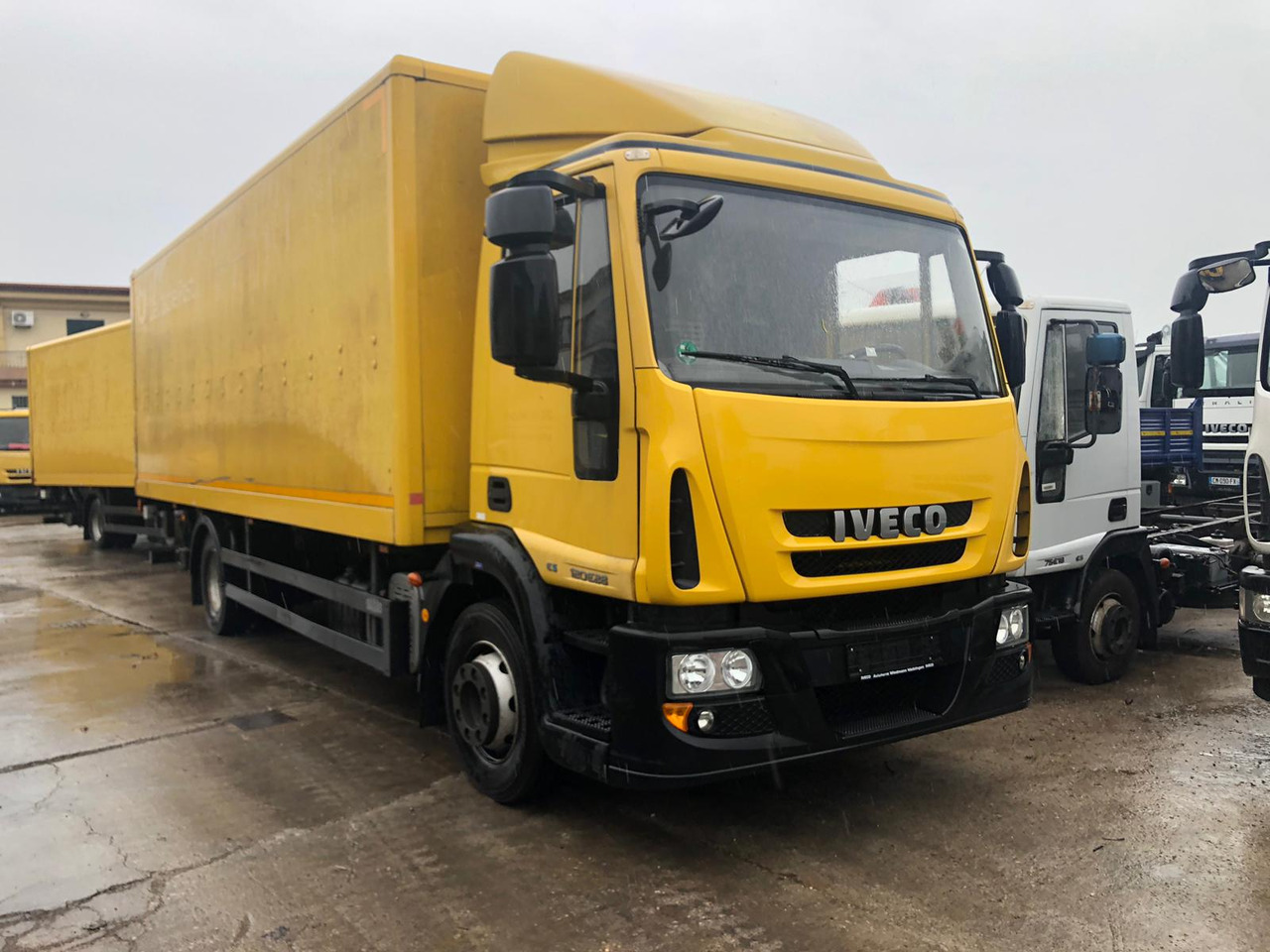 IVECO EUROCARGO 120E28P - Cab chassis truck: picture 5 IVECO EUROCARGO 120E28P - Cab chassis truck: picture 5