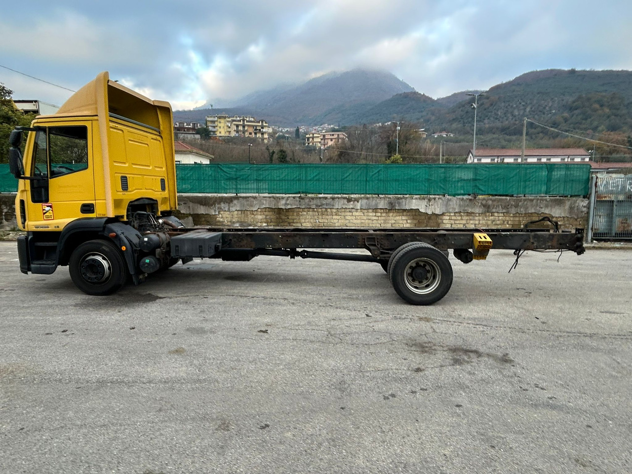 IVECO EUROCARGO 120E28P - Cab chassis truck: picture 4 IVECO EUROCARGO 120E28P - Cab chassis truck: picture 4