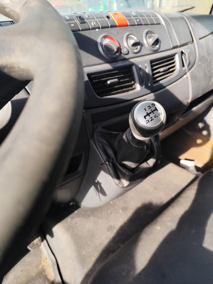 IVECO EUROCARGO 140E25 - Cab chassis truck: picture 4 IVECO EUROCARGO 140E25 - Cab chassis truck: picture 4