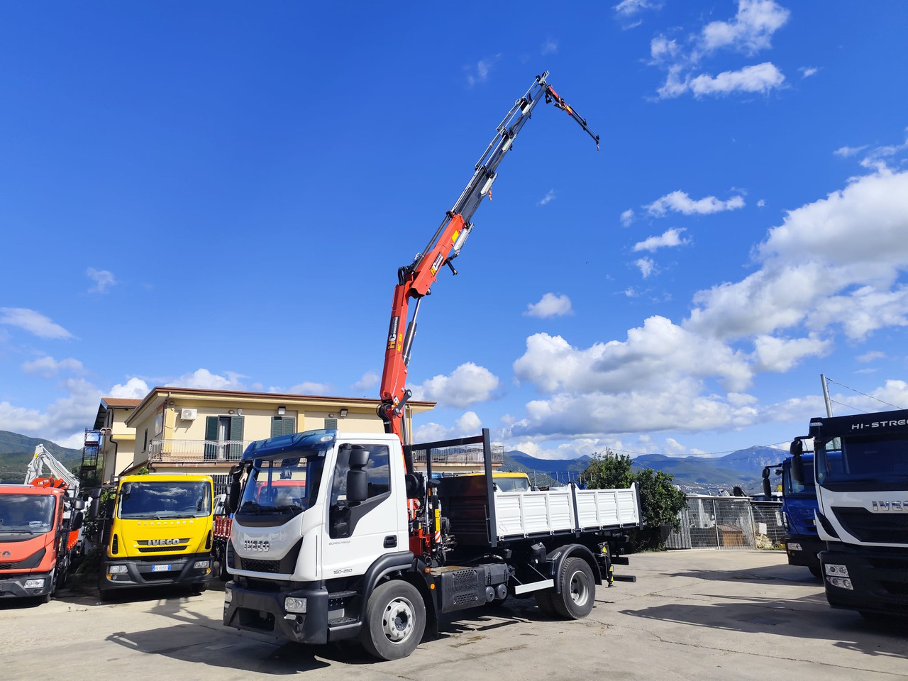 IVECO EUROCARGO 160-250 - Crane truck: picture 5 IVECO EUROCARGO 160-250 - Crane truck: picture 5