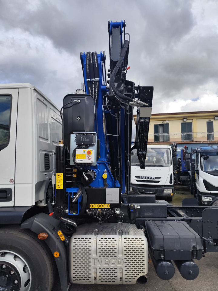 IVECO EUROCARGO 180-320 - Tipper, Crane truck: picture 5 IVECO EUROCARGO 180-320 - Tipper, Crane truck: picture 5