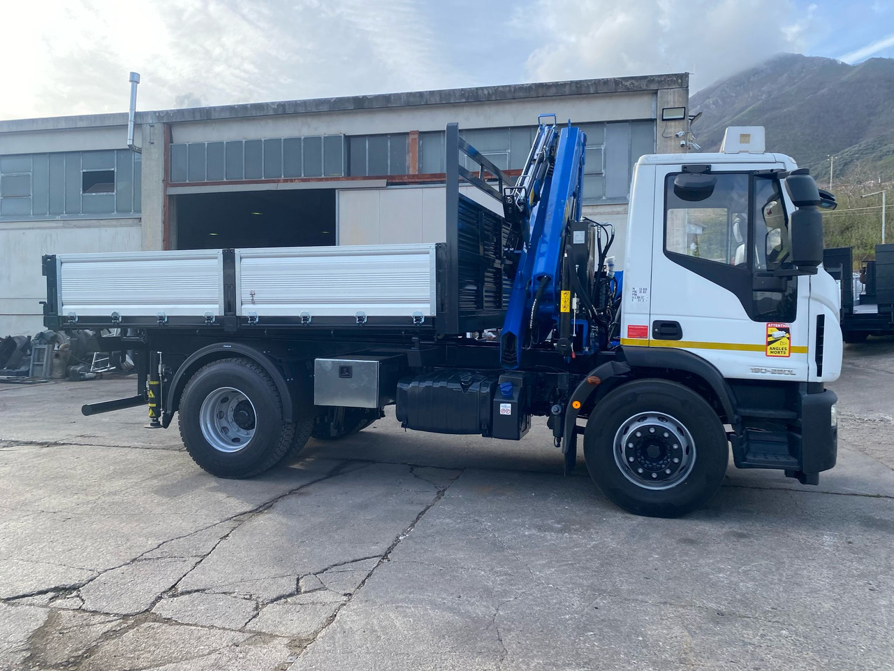 Crane truck IVECO EUROCARGO 190EL28: picture 47