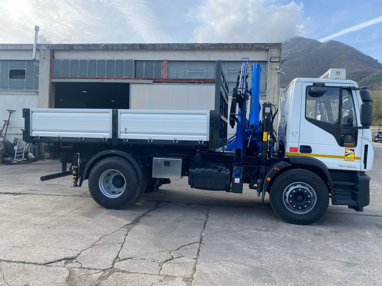 Crane truck IVECO EUROCARGO 190EL28: picture 48