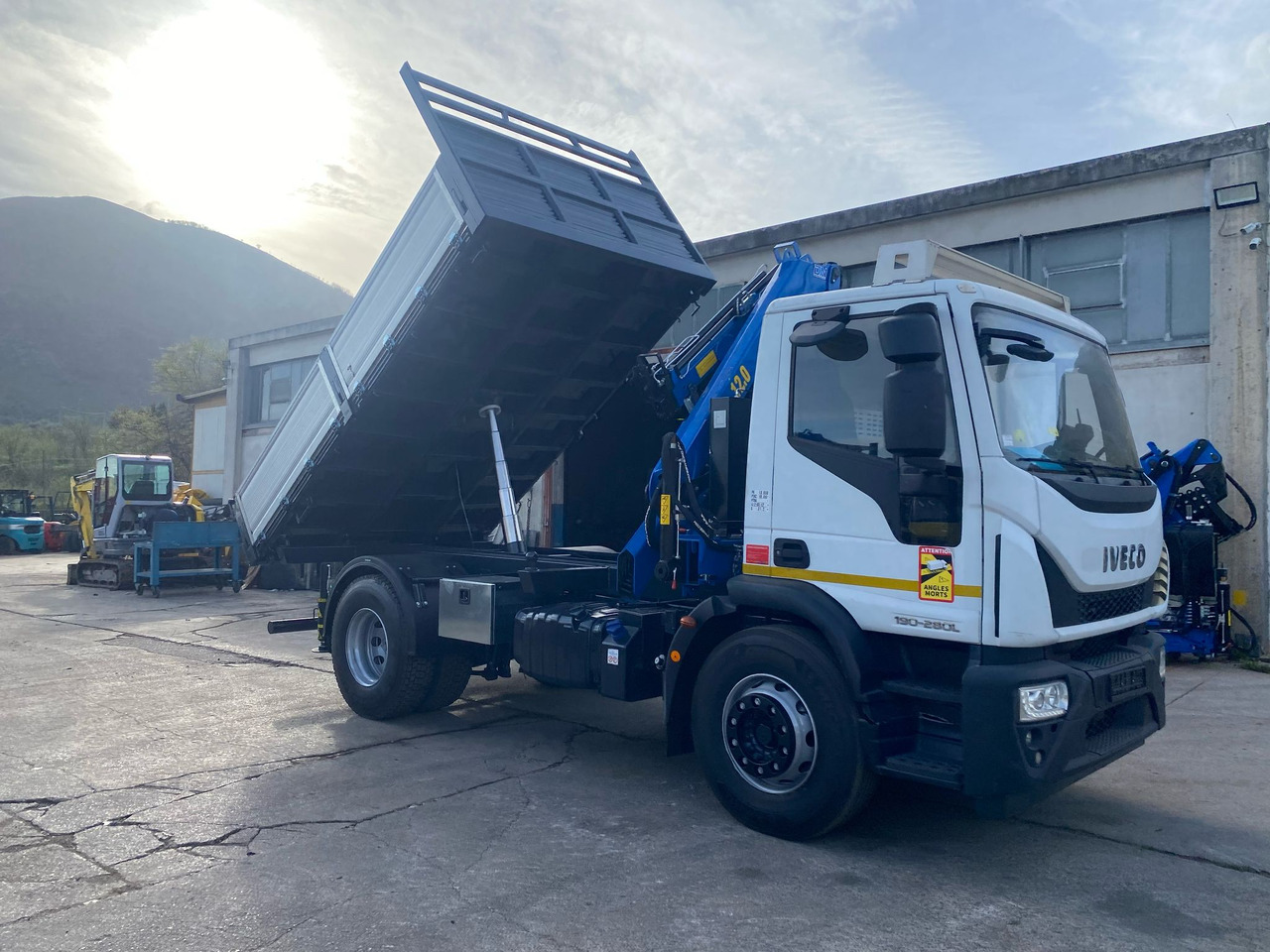 Crane truck IVECO EUROCARGO 190EL28: picture 21