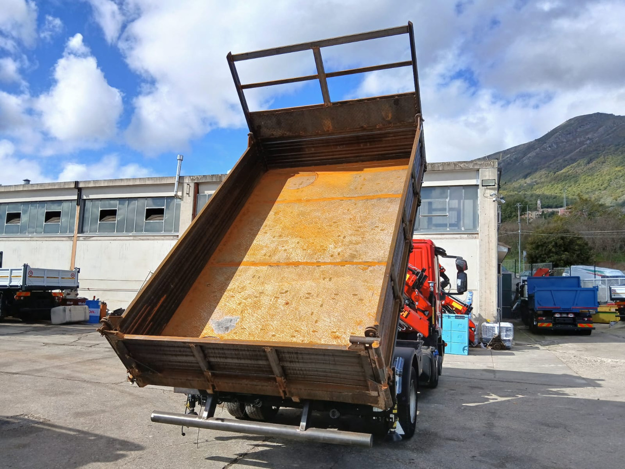 IVECO EUROCARGO 80-190 - Crane truck: picture 5 IVECO EUROCARGO 80-190 - Crane truck: picture 5