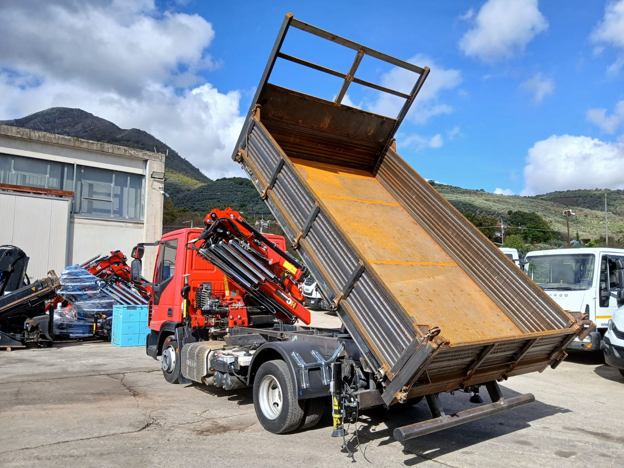 IVECO EUROCARGO 80-190 - Crane truck: picture 4 IVECO EUROCARGO 80-190 - Crane truck: picture 4