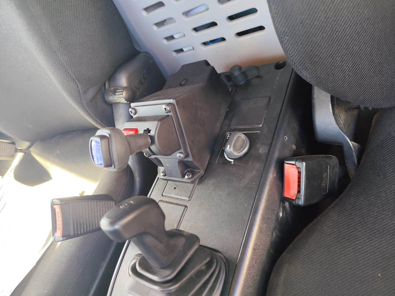 Crane truck, Tipper IVECO EUROCARGO 80-210: picture 45