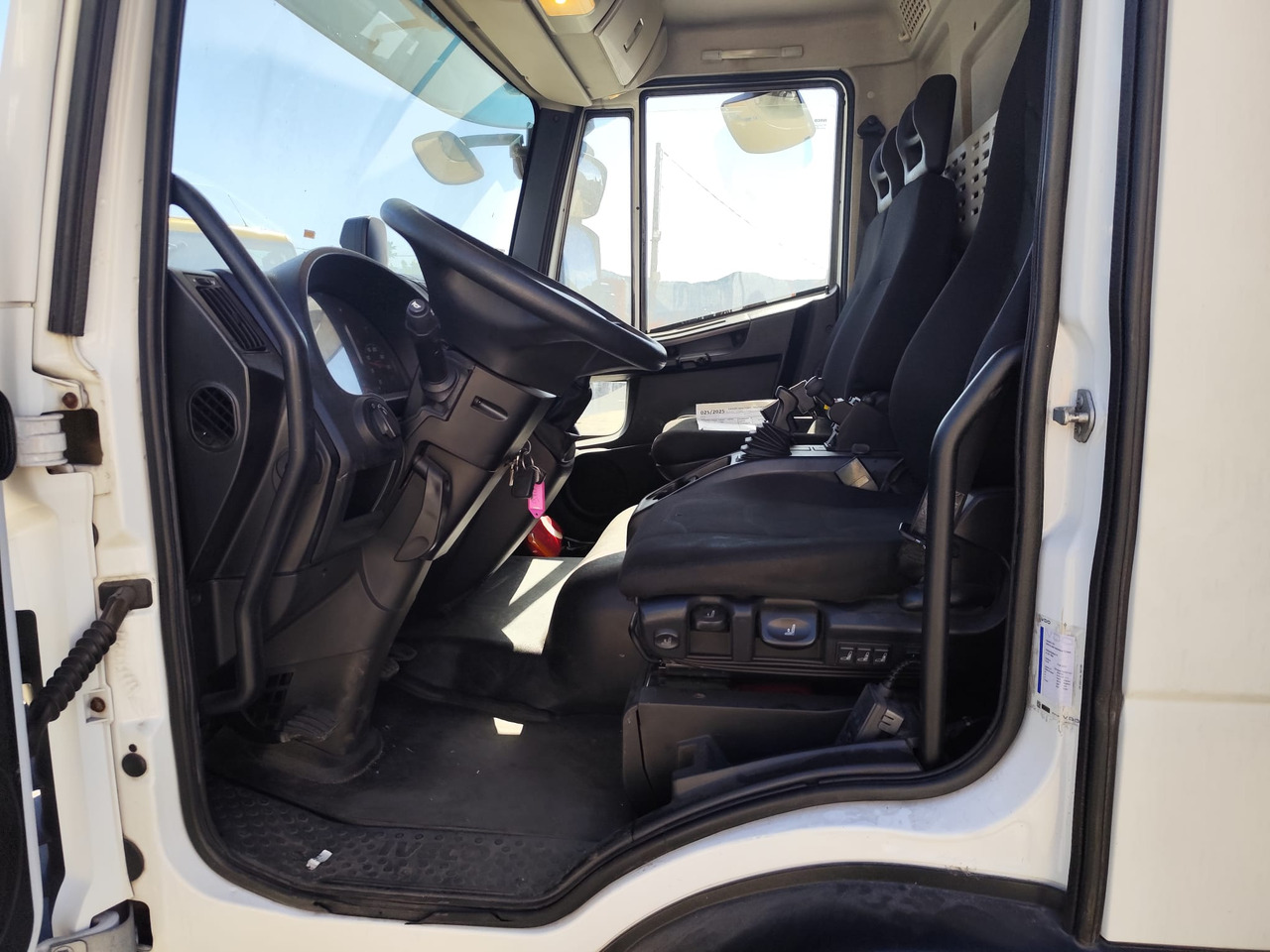 Crane truck, Tipper IVECO EUROCARGO 80-210: picture 46