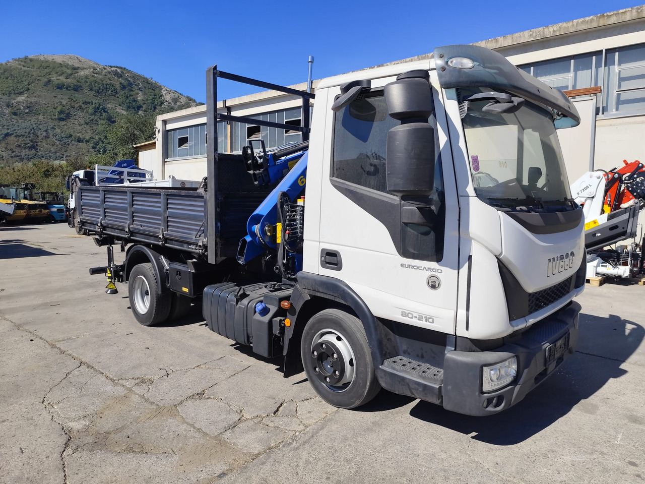 Crane truck, Tipper IVECO EUROCARGO 80-210: picture 35