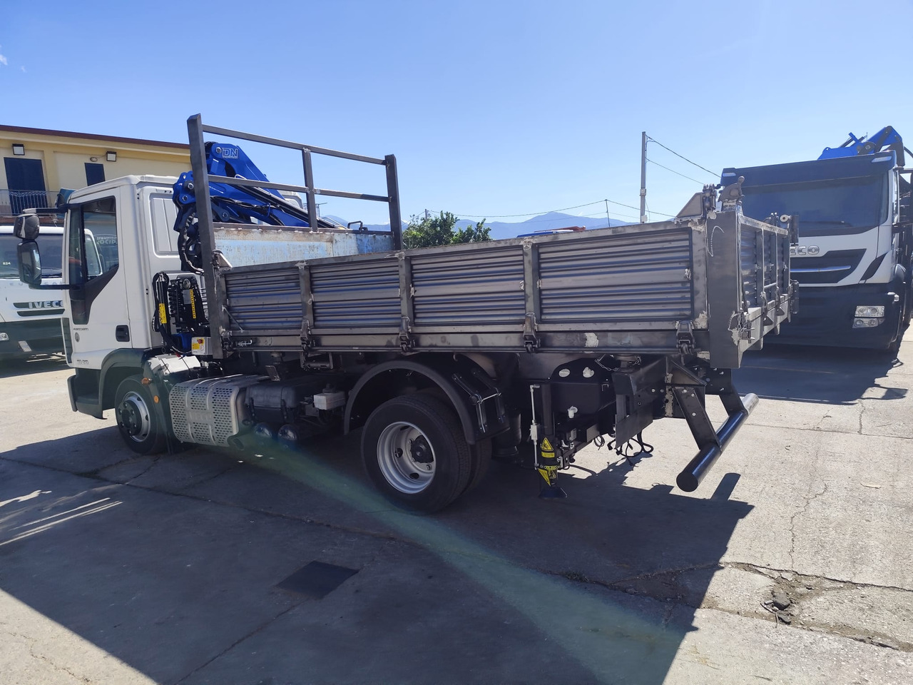 Crane truck, Tipper IVECO EUROCARGO 80-210: picture 21