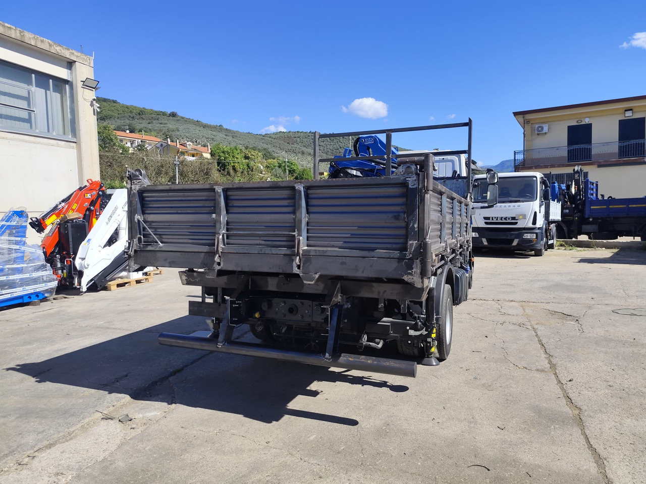 Crane truck, Tipper IVECO EUROCARGO 80-210: picture 27