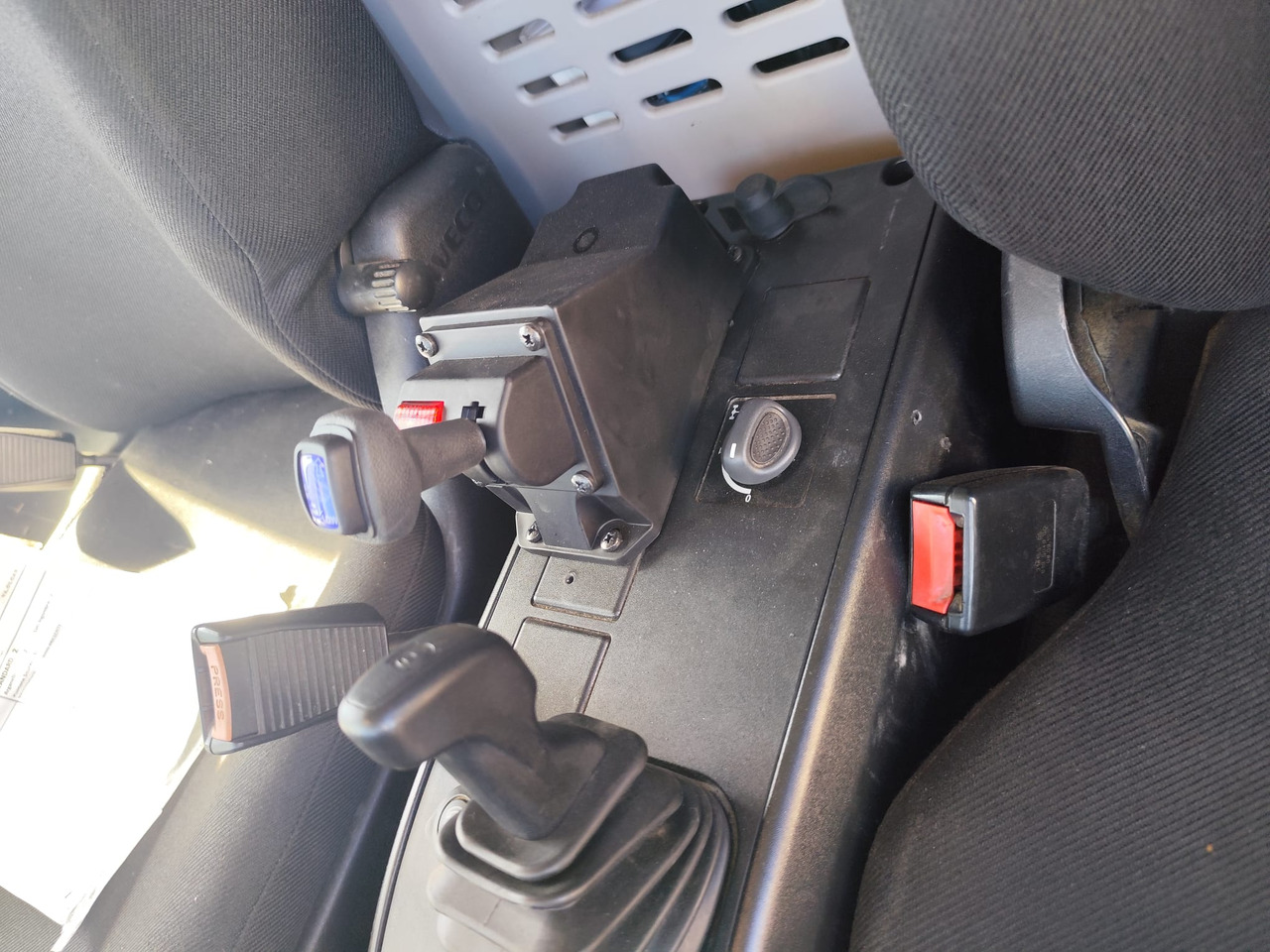 Crane truck, Tipper IVECO EUROCARGO 80-210: picture 48