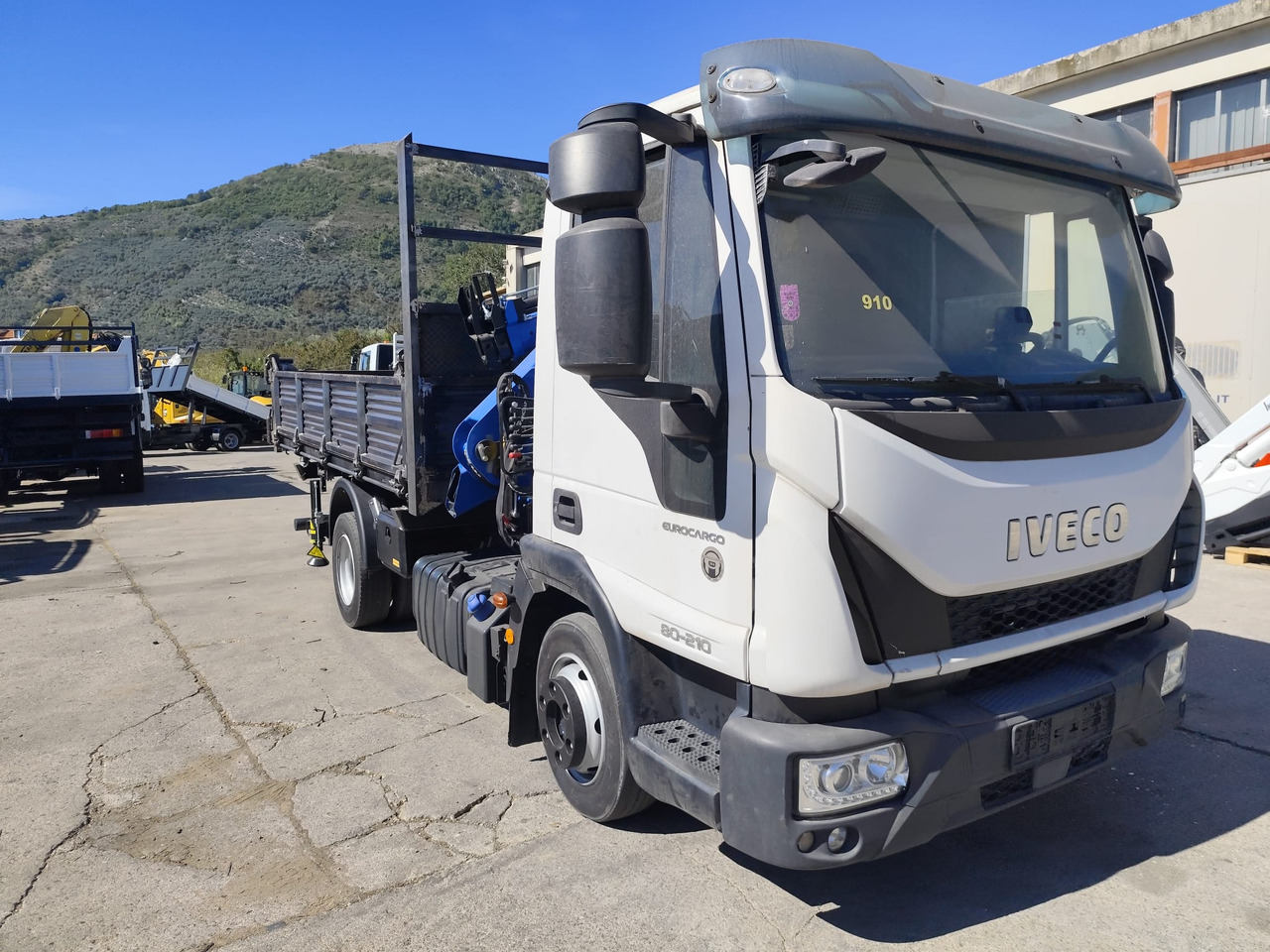 Crane truck, Tipper IVECO EUROCARGO 80-210: picture 37