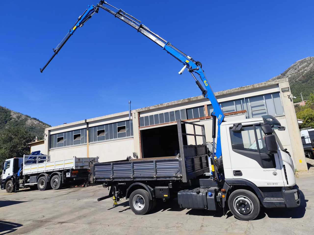 Crane truck, Tipper IVECO EUROCARGO 80-210: picture 16