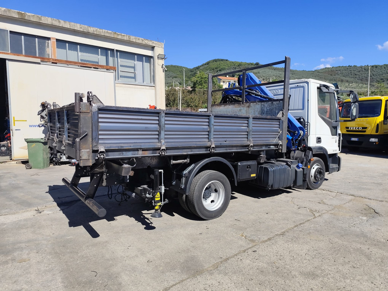 Crane truck, Tipper IVECO EUROCARGO 80-210: picture 30