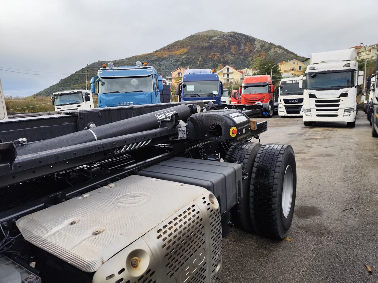 IVECO STRALIS 190S31 - Hook lift truck: picture 2 IVECO STRALIS 190S31 - Hook lift truck: picture 2