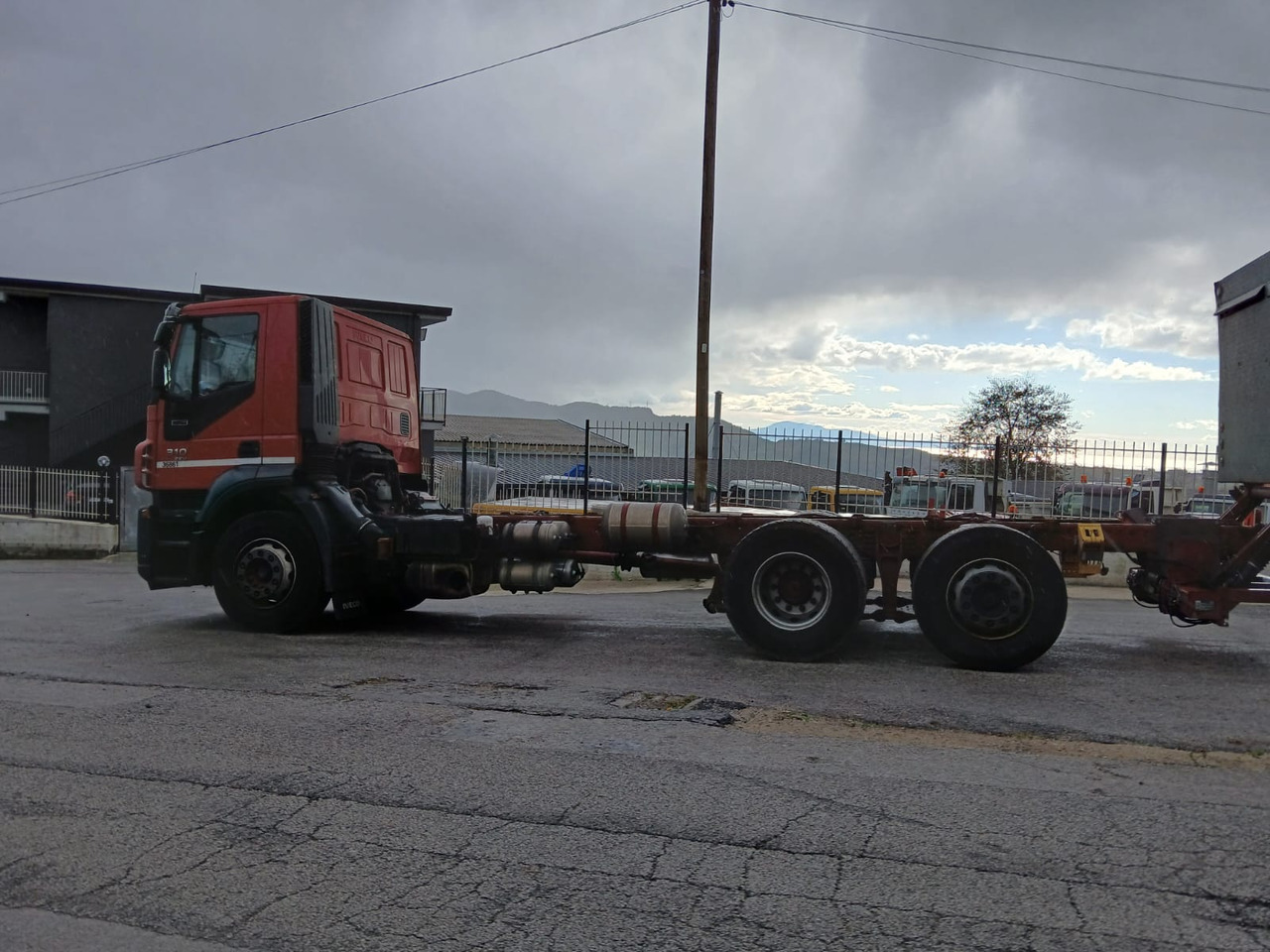 Cab chassis truck IVECO STRALIS AD 260S31: picture 9
