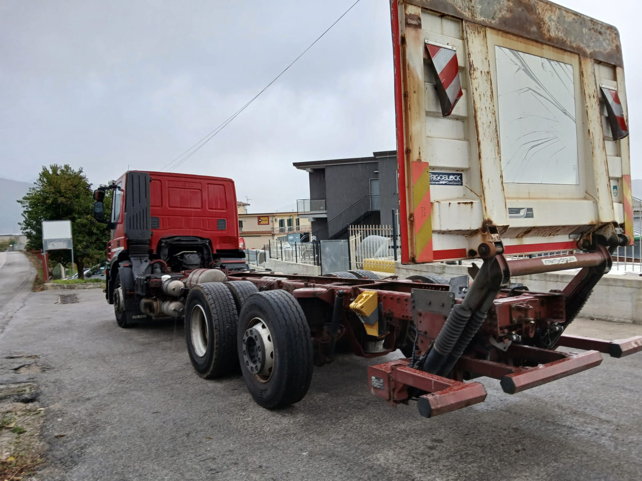 Cab chassis truck IVECO STRALIS AD 260S31: picture 11