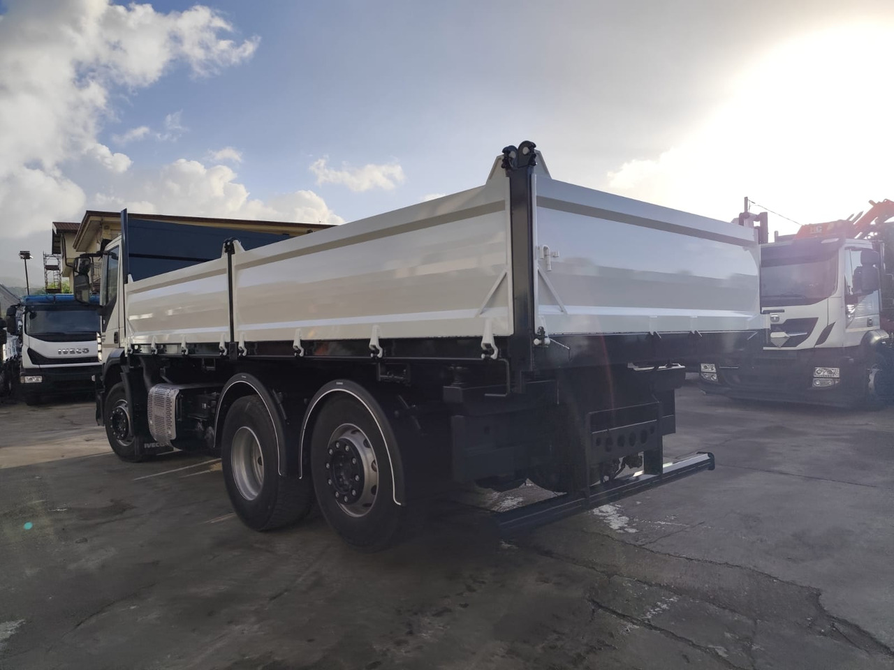 IVECO STRALIS AD 260S31 - Tipper: picture 4 IVECO STRALIS AD 260S31 - Tipper: picture 4