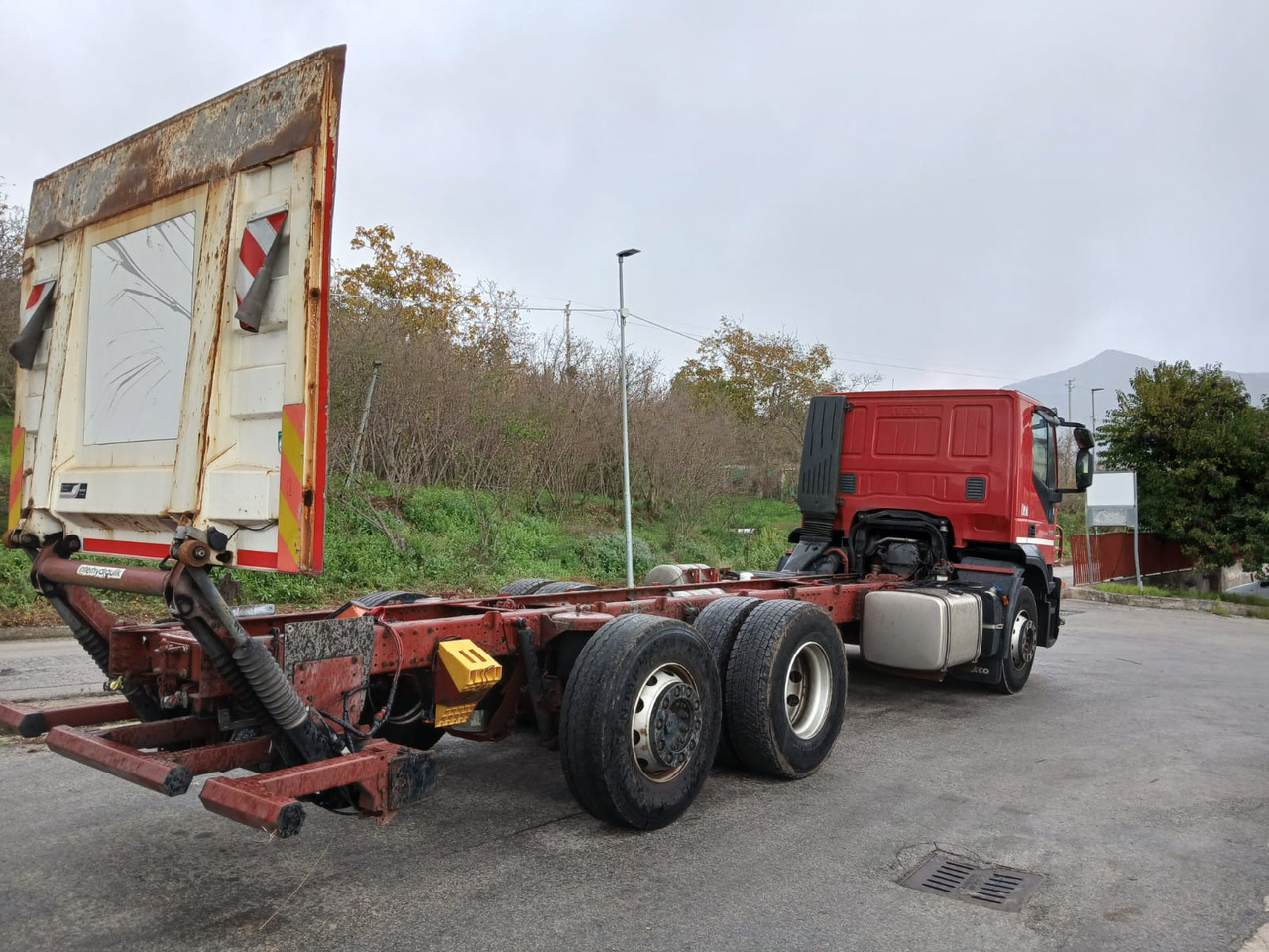 Cab chassis truck IVECO STRALIS AD 260S31: picture 15