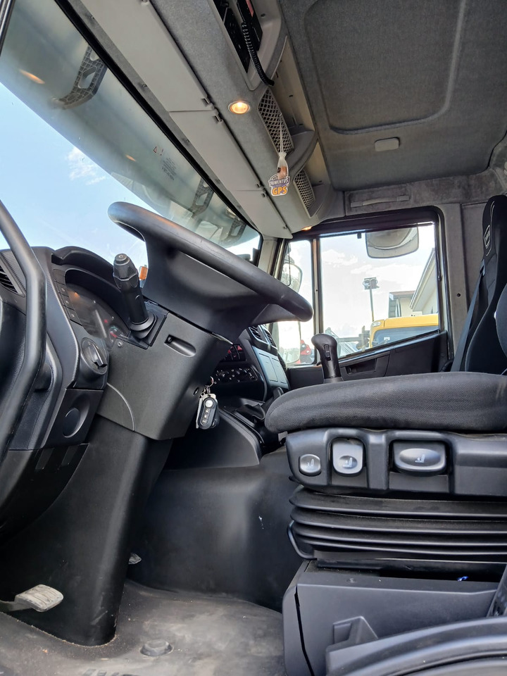 IVECO STRALIS AD 260S31 Y/P - Hook lift truck: picture 4 IVECO STRALIS AD 260S31 Y/P - Hook lift truck: picture 4