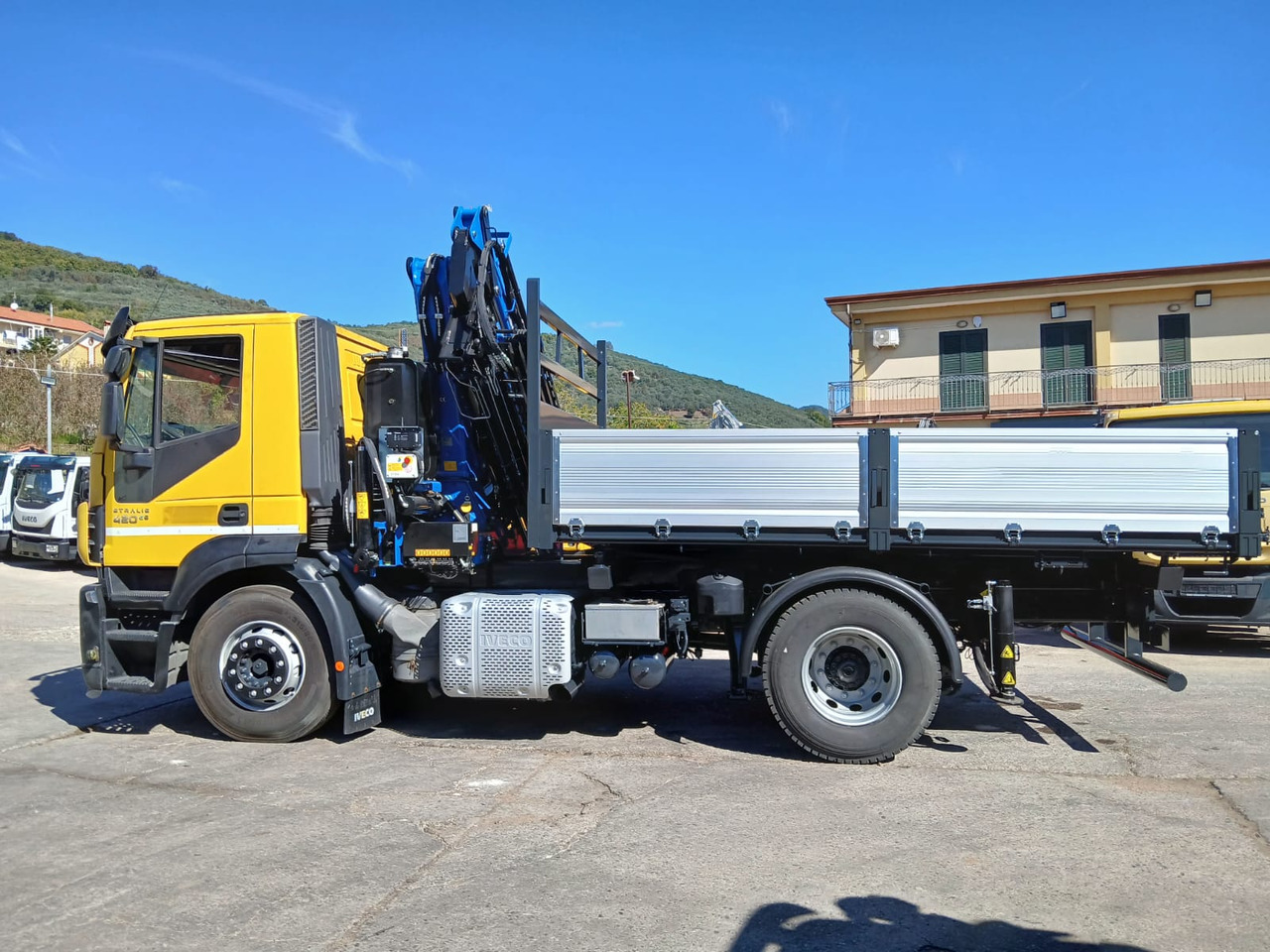 Crane truck, Tipper IVECO STRALIS HI-STREET AD190S42: picture 37