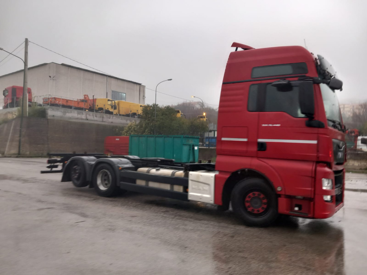 Container transporter/ Swap body truck MAN TGX 26.440: picture 10