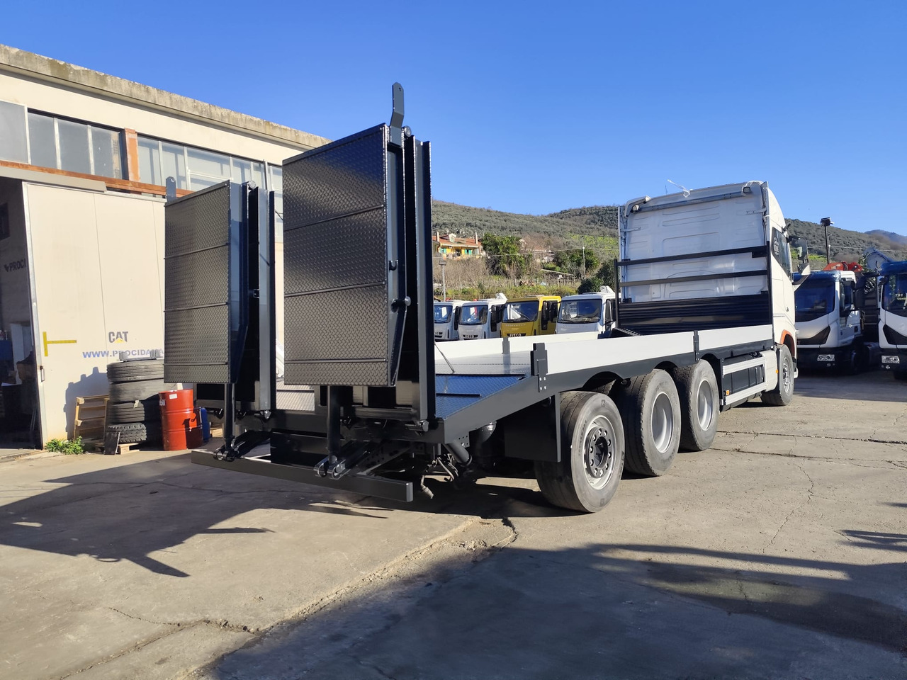 Dropside/ Flatbed truck VOLVO FH16.660: picture 20