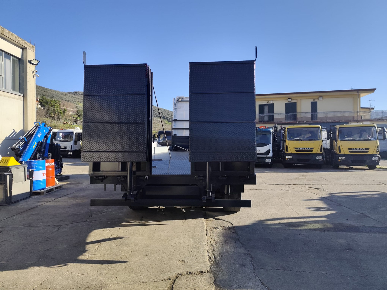 Dropside/ Flatbed truck VOLVO FH16.660: picture 27