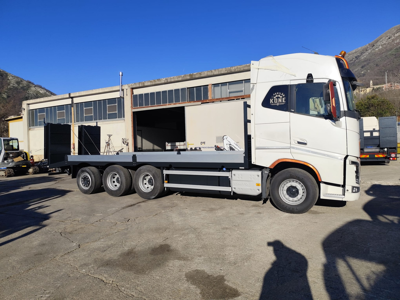 Dropside/ Flatbed truck VOLVO FH16.660: picture 12