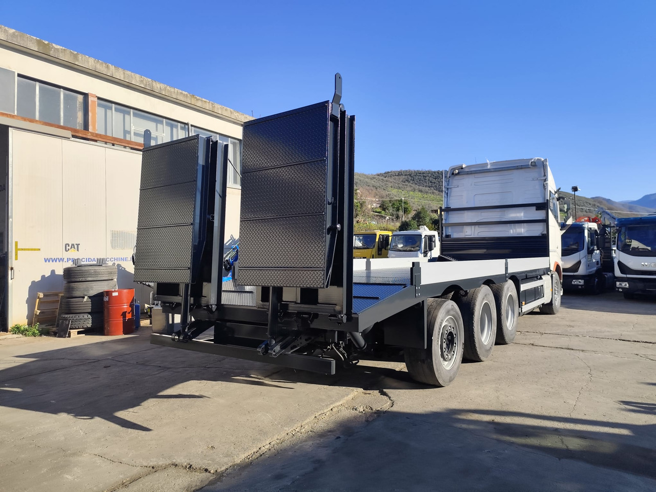 Dropside/ Flatbed truck VOLVO FH16.660: picture 23