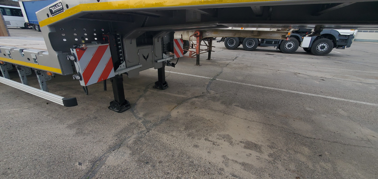 YALCIN 3 ESSIEUX STD - Low loader semi-trailer: picture 5 YALCIN 3 ESSIEUX STD - Low loader semi-trailer: picture 5
