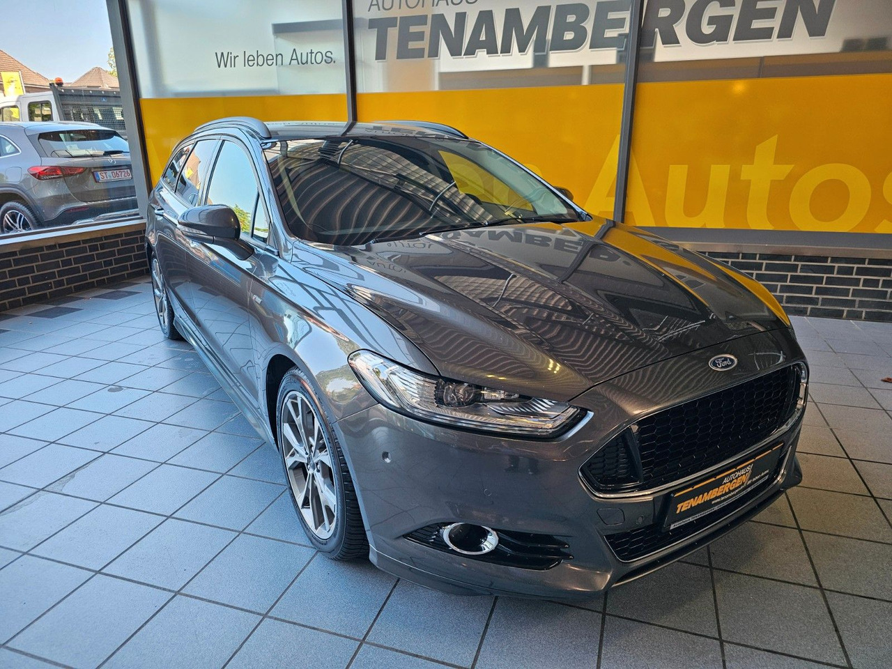 Ford Mondeo Turnier ST-Line LED Scheinwerfer - Car: picture 2 Ford Mondeo Turnier ST-Line LED Scheinwerfer - Car: picture 2