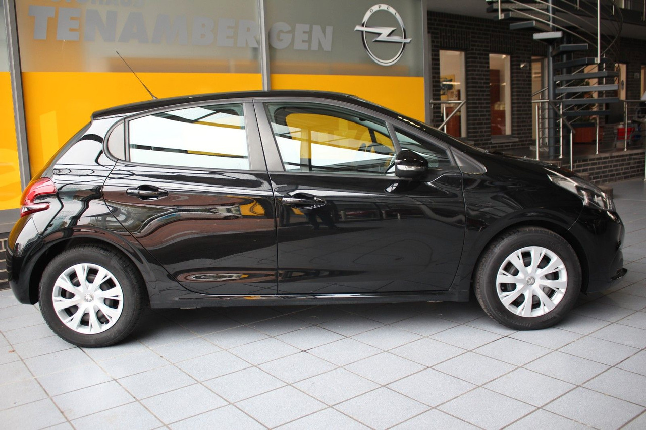 Peugeot 208 Active Klima PDC Sitzheizung Bluetooth - Sedan: picture 3 Peugeot 208 Active Klima PDC Sitzheizung Bluetooth - Sedan: picture 3