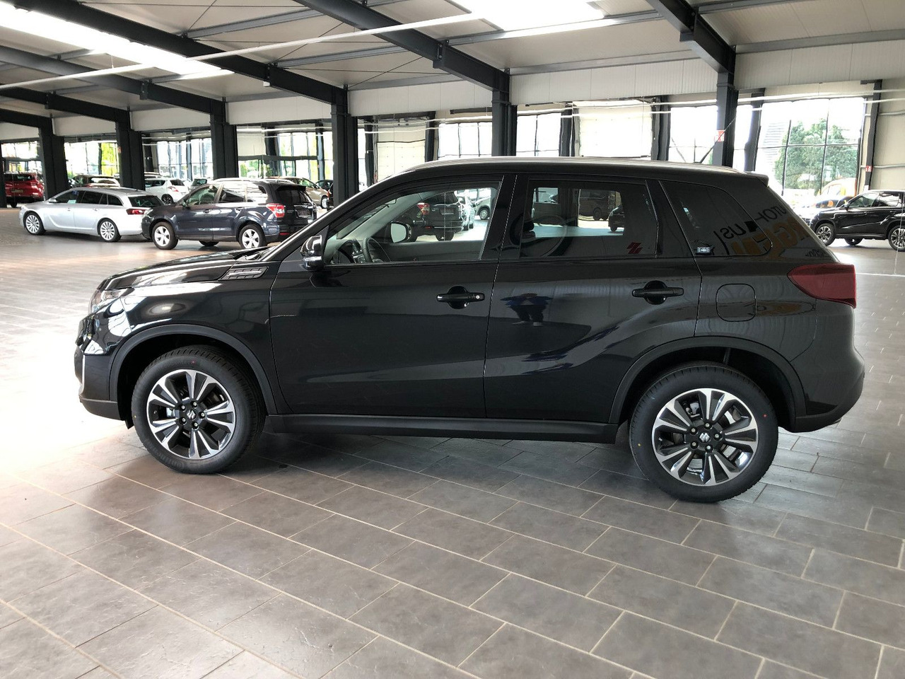 Suzuki Vitara 1.5 Hybrid Comfort+Automatik/ Panor.-Dach - SUV: picture 5 Suzuki Vitara 1.5 Hybrid Comfort+Automatik/ Panor.-Dach - SUV: picture 5