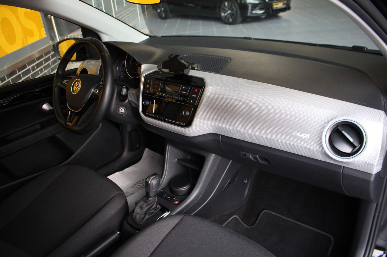 Car Volkswagen up! e-up! Max Kamera Sitzheizung DAB+: picture 6