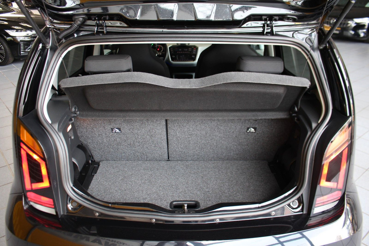 Car Volkswagen up! e-up! Max Kamera Sitzheizung DAB+: picture 17