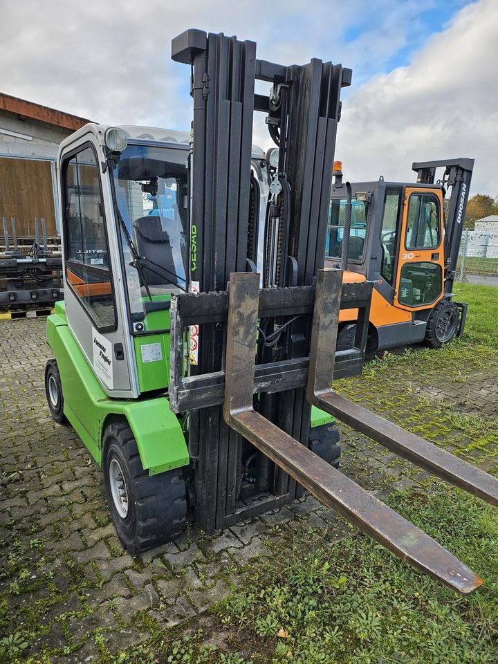 CESAB HN350 - Diesel forklift: picture 2 CESAB HN350 - Diesel forklift: picture 2