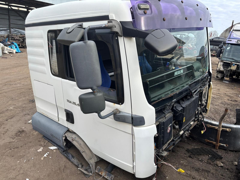 MAN F99/L34 - Cab and interior: picture 2 MAN F99/L34 - Cab and interior: picture 2