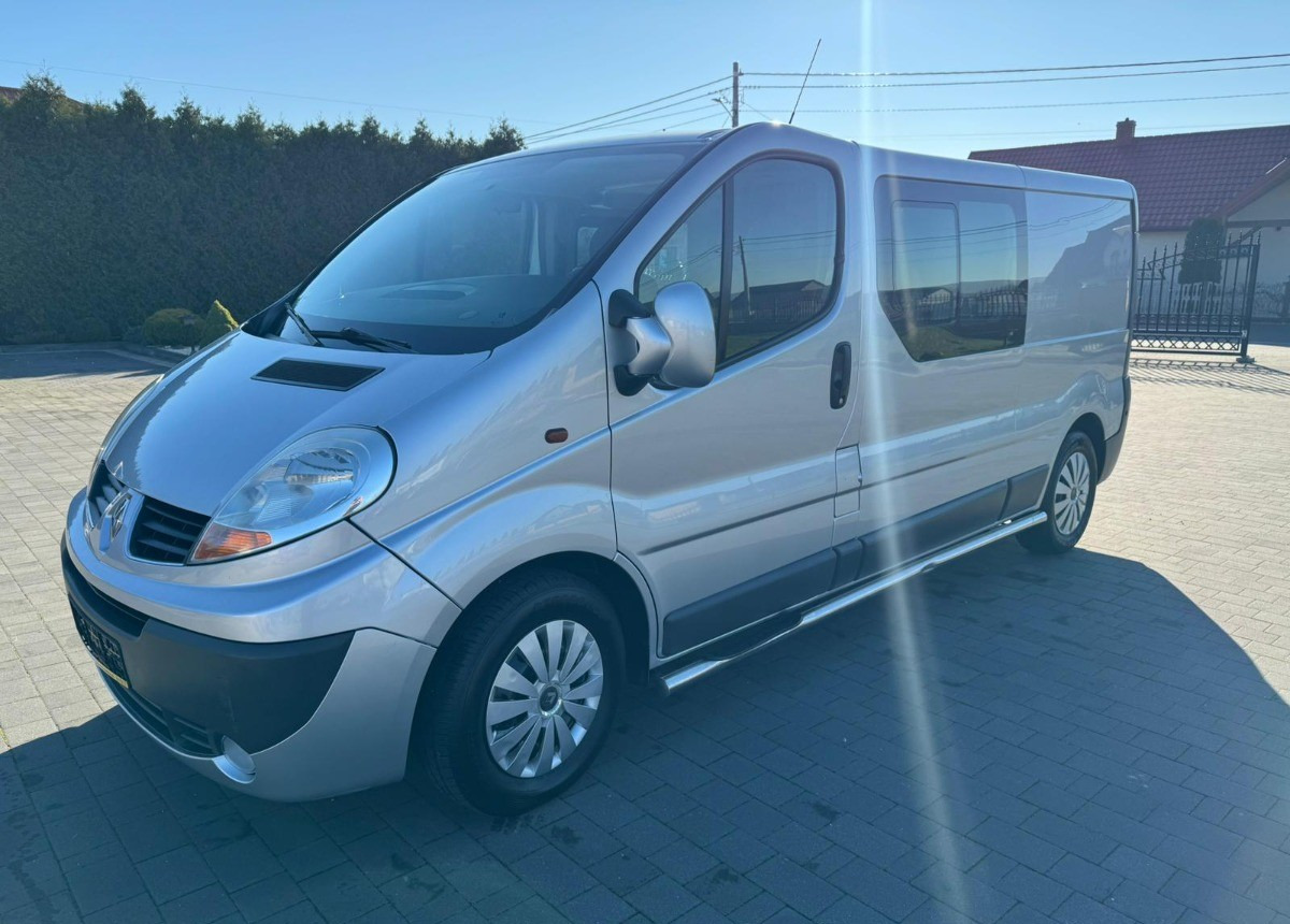 Renault Trafic 2.5 150ps 5- osobowy Doka Stan B. Dobry - Combi van: picture 1 Renault Trafic 2.5 150ps 5- osobowy Doka Stan B. Dobry - Combi van: picture 1