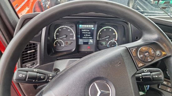 Crane truck Mercedes-Benz AROCS 3552 963-2F Epsilon M100L86 Kran ? Leistungsstarker Holzladekran mit hoher Reichweite: picture 6