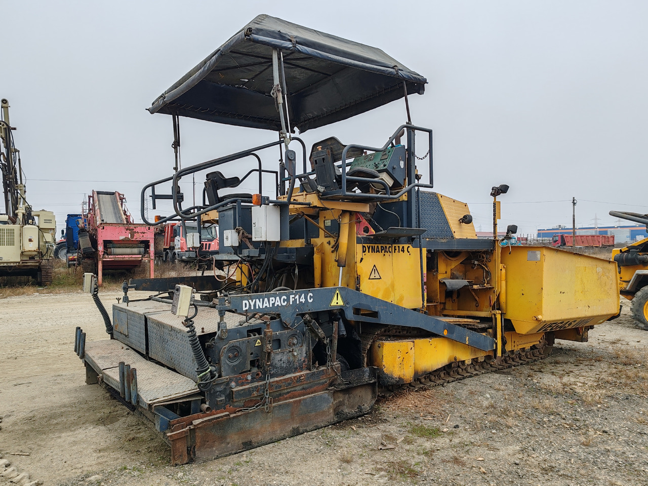 Dynapac F14C - Asphalt distributor: picture 3 Dynapac F14C - Asphalt distributor: picture 3