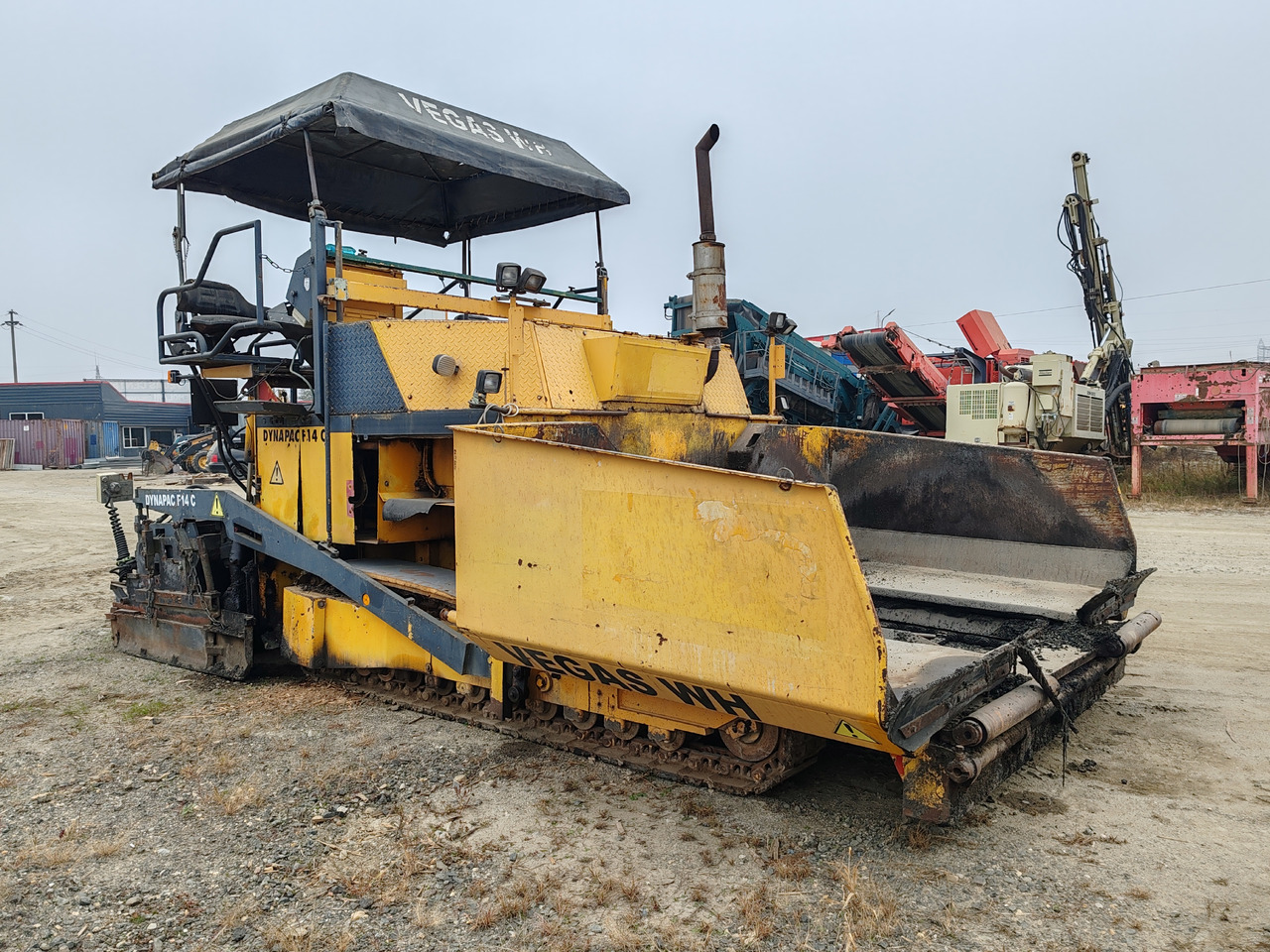 Dynapac F14C - Asphalt distributor: picture 1 Dynapac F14C - Asphalt distributor: picture 1