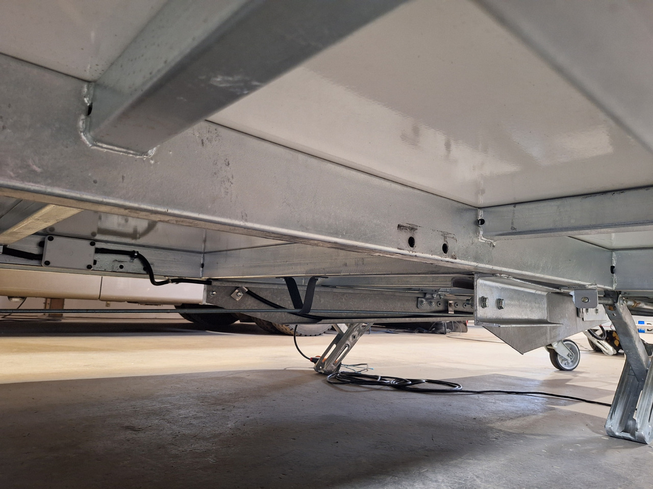 Vending trailer Deli Star Trailer American 6000 - EU Standards: picture 10 Vending trailer Deli Star Trailer American 6000 - EU Standards: picture 10