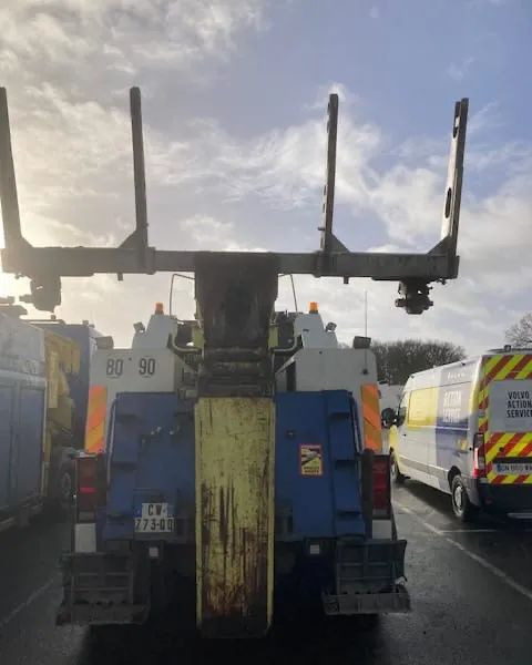 Volvo FL10 - Tow truck: picture 4 Volvo FL10 - Tow truck: picture 4