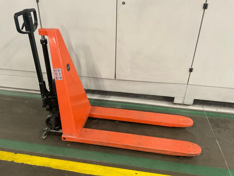 BT/Toyota HHM100 - Forklift: picture 1 BT/Toyota HHM100 - Forklift: picture 1