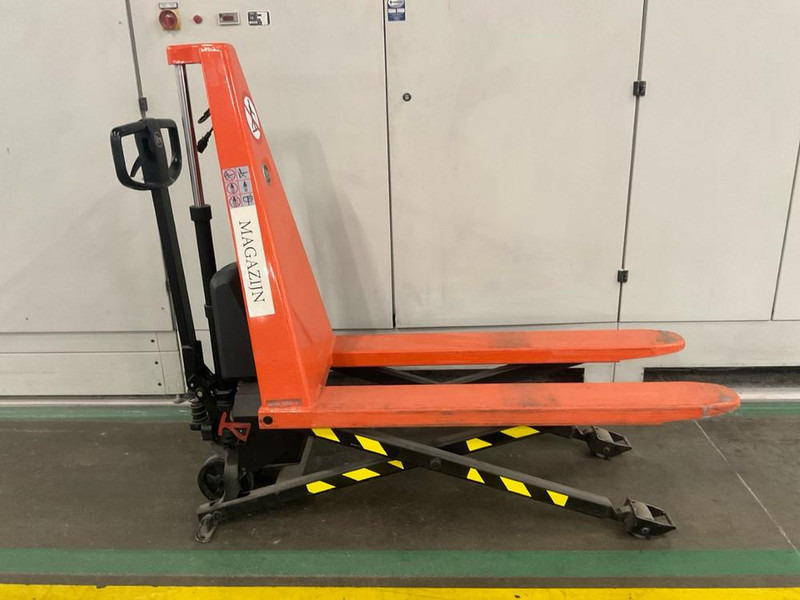 Toyota HHL 100 - Forklift: picture 3 Toyota HHL 100 - Forklift: picture 3