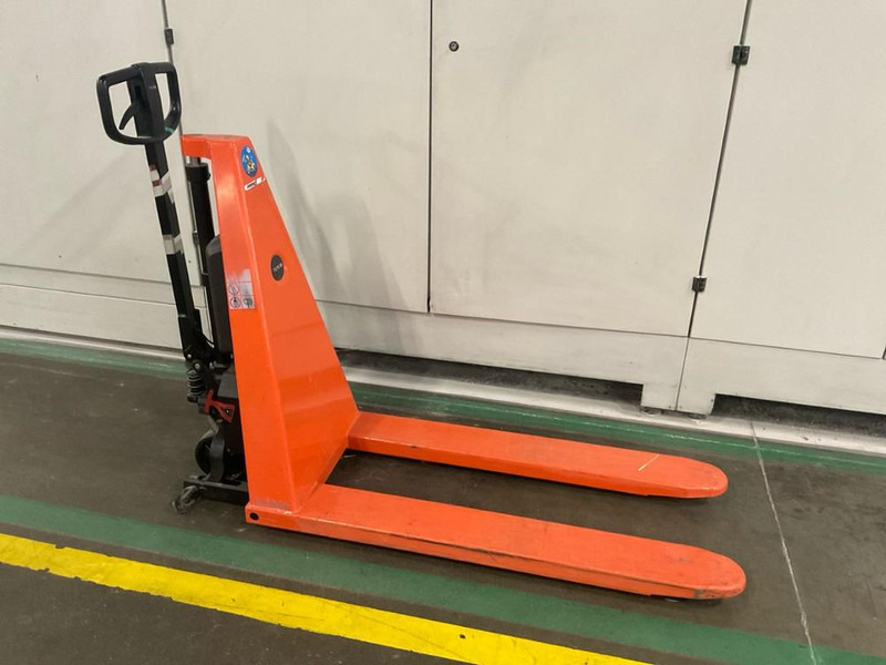 Toyota HHL 100 - Forklift: picture 1 Toyota HHL 100 - Forklift: picture 1