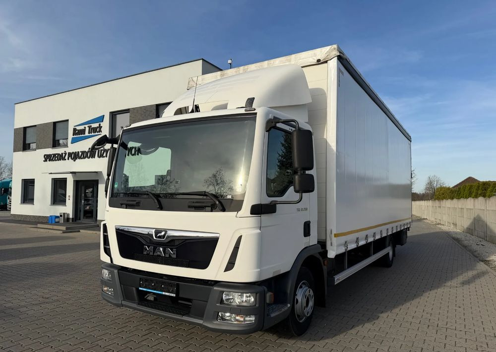 MAN TGL 12.250 - Curtainsider truck: picture 1 MAN TGL 12.250 - Curtainsider truck: picture 1